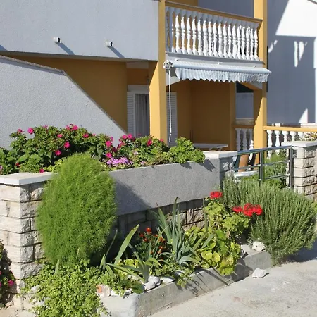 Apartment By The Sea Preko, Ugljan - 8384