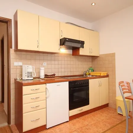 Apartment By The Sea Preko, Ugljan - 8384