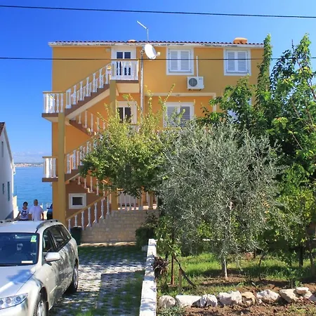 Apartment By The Sea Preko, Ugljan - 8384 *