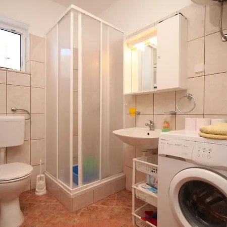 By The Sea Preko, Ugljan - 8384 *