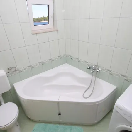 Apartmán By The Sea Preko, Ugljan - 8384 *