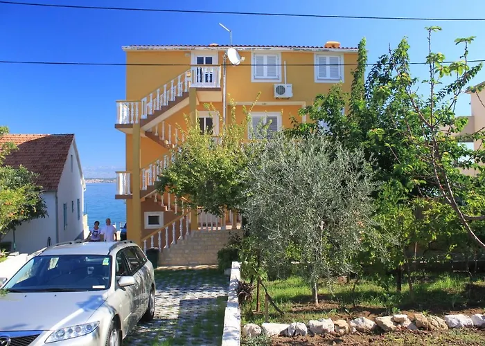 Apartment By The Sea Preko, Ugljan - 8384 *