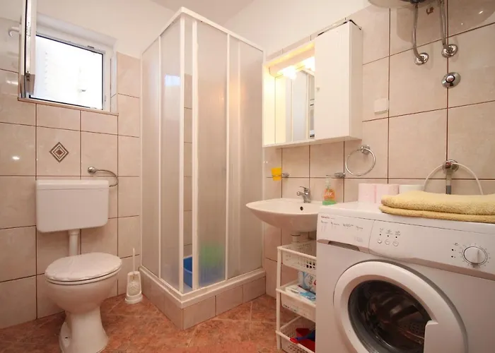 By The Sea Preko, Ugljan - 8384 *